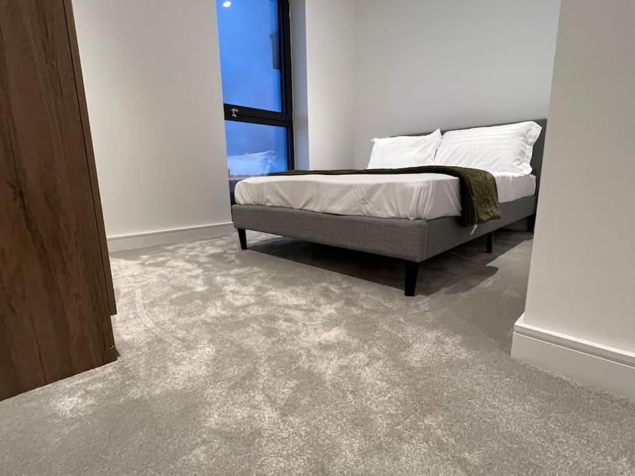 2 Bed Penthouse Style Apartment London Exterior photo
