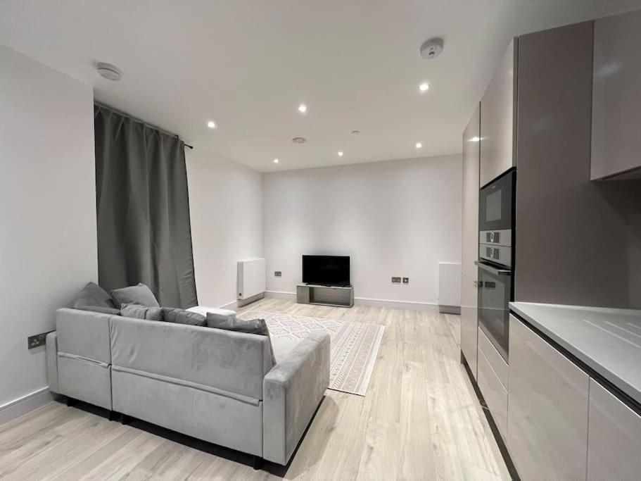 2 Bed Penthouse Style Apartment London Exterior photo